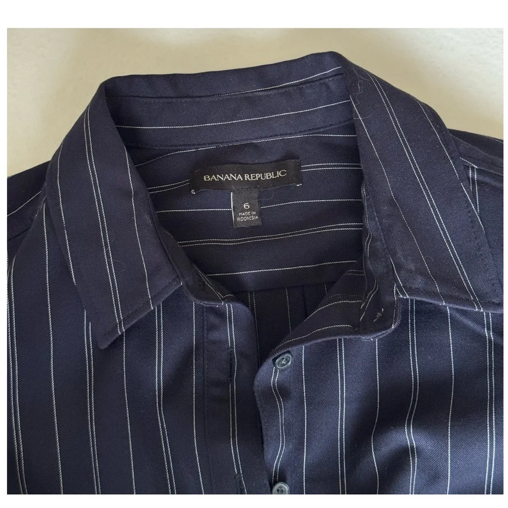 Banana Republic Banana Republic Pinstripe 
Tie-Waist Shirtdress. Size: 6 - Picture 8 of 12